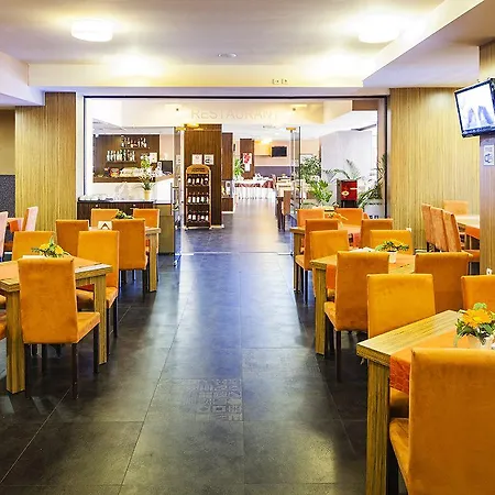 St George & Szálloda