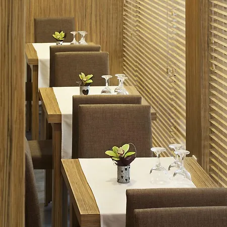 St George & Szálloda