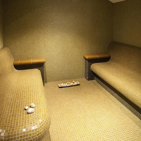 St George & Szálloda