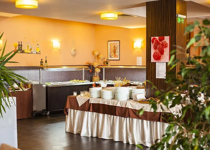 Хотел St George & 4*